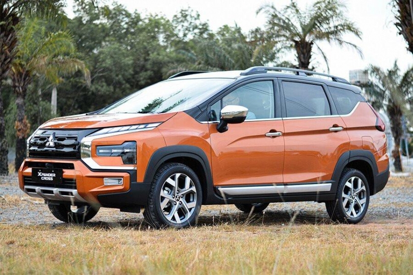 Xe nhập khẩu vượt xe lắp ráp