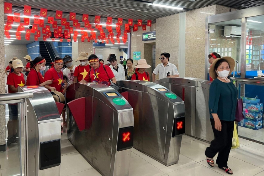 Xe buýt kết nối ga metro