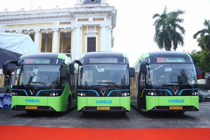 Tuyến buýt điện E11 trên các tuyến phố trung tâm