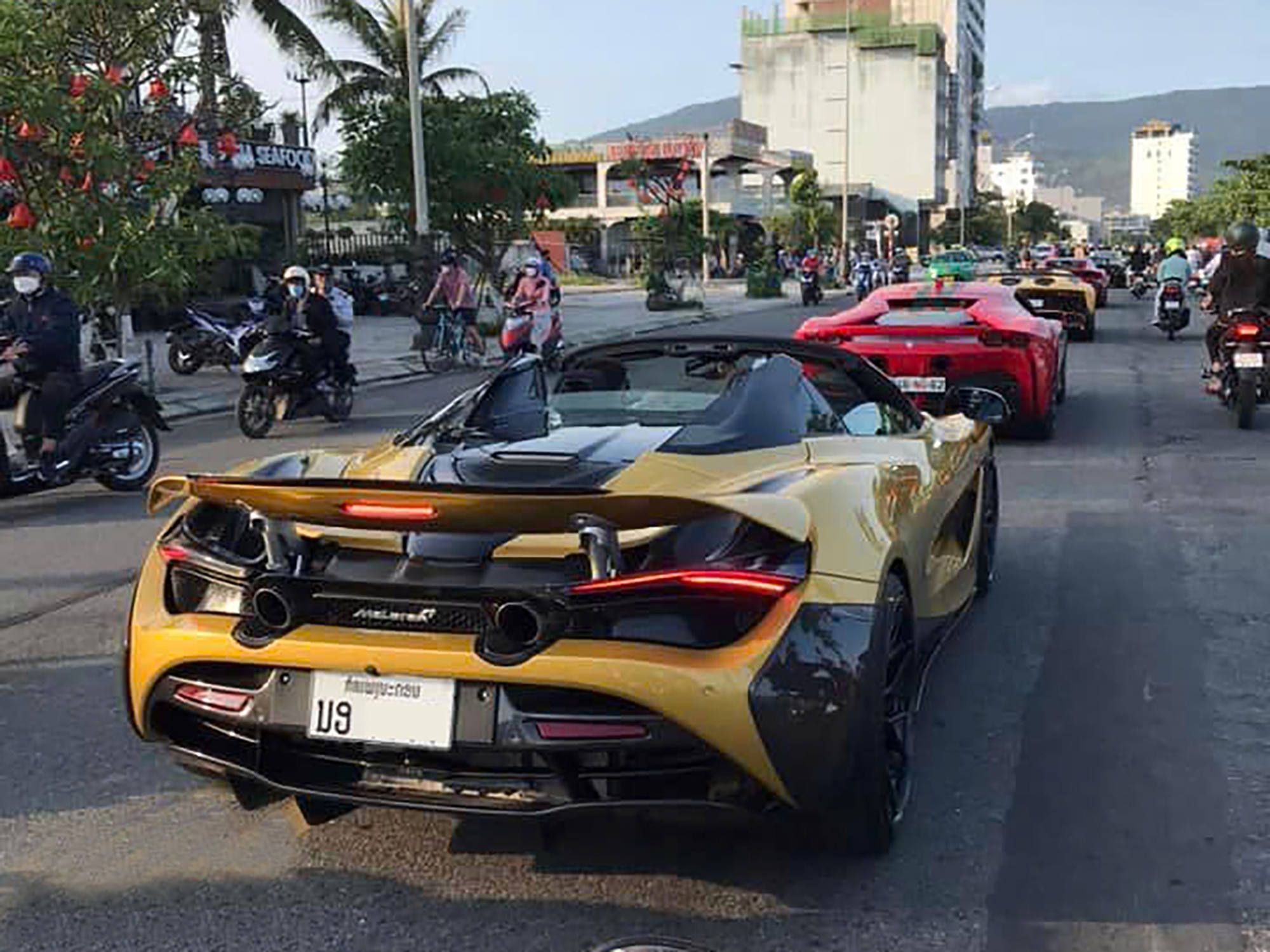 McLaren 720S biển số Lào từng lăn bánh tại Việt Nam