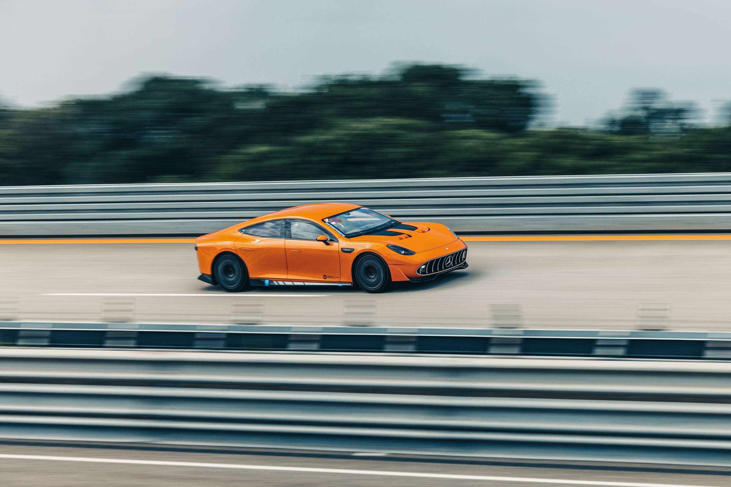 Chiếc Mercedes CONCEPT AMG GT XX hoàn thành hành trình vòng quanh Trái đất