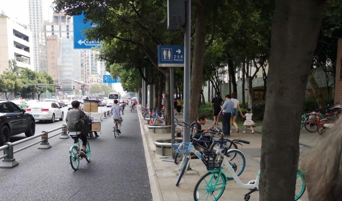 Làn đường riêng biệt ở Trung Quốc