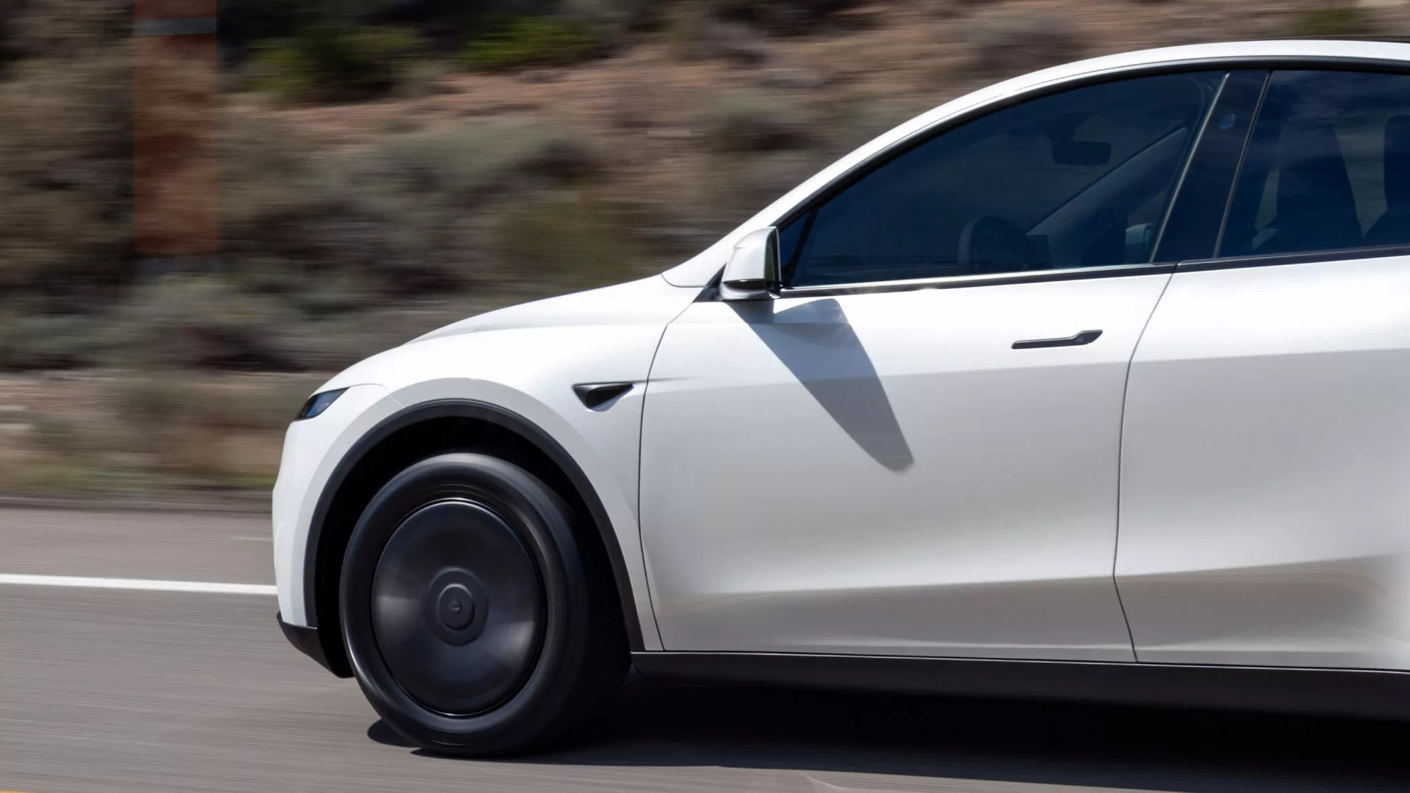 Nội thất Tesla Model Y Standard Bảng điều khiển trung tâm có ngăn chứa đồ lớn