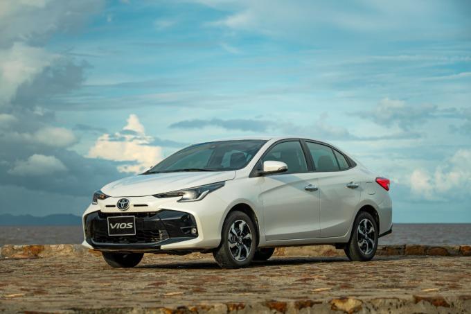 Toyota Vios dẫn đầu phân khúc sedan hạng B