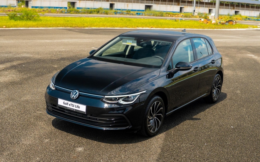 Volkswagen Golf chính thức trình làng khách Việt, giá khởi điểm từ 798 triệu đồng