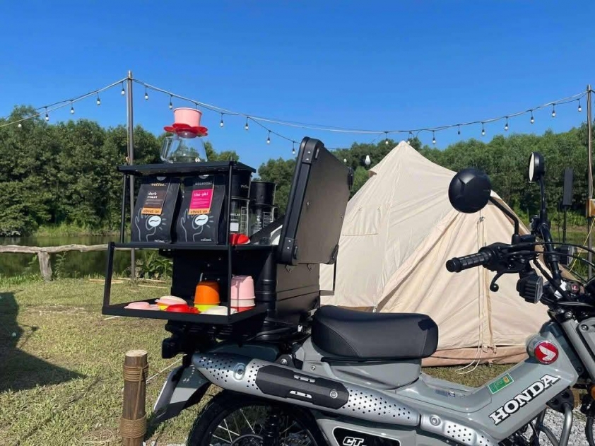 Honda CT125 ra mắt Việt Nam: Người bạn đồng hành lý tưởng cho những tín đồ đam mê  Giá chở hàng lớn phía sau xe