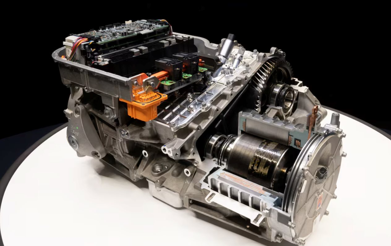 Ferrari sắp ra mắt siêu xe điện lần đầu tiên sau 77 năm: Tăng tốc chỉ sau 2,5 giây, chạy được 600 km/sạc- Ảnh 1. Siêu xe điện Ferrari mới