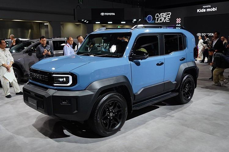 Toyota Land Cruiser FJ 11 Ngoại thất Toyota Land Cruiser FJ