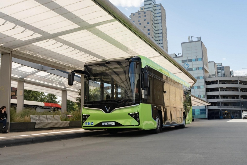 VinFast EB 12 Xe buýt điện VinFast EB 12 có thiết kế hiện đại