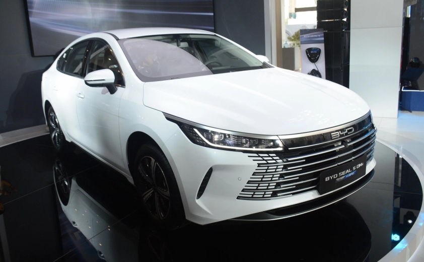 BYD Seal 5 BYD Seal 5 sedan hạng C PHEV