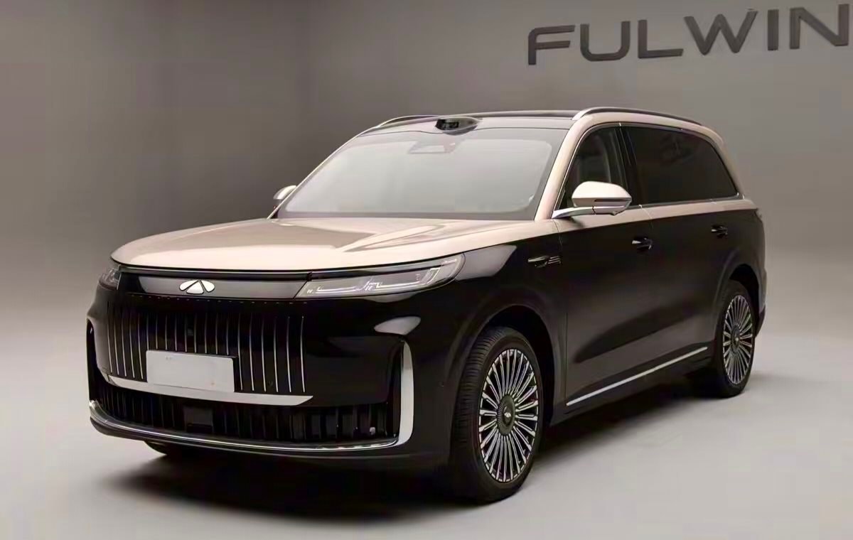 SUV siêu tiết kiệm màu xanh aurora