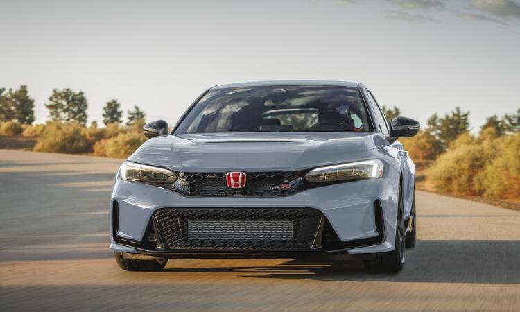 Honda Civic Type R 2 Chi tiết thiết kế mâm xe và cánh gió Honda Civic Type R