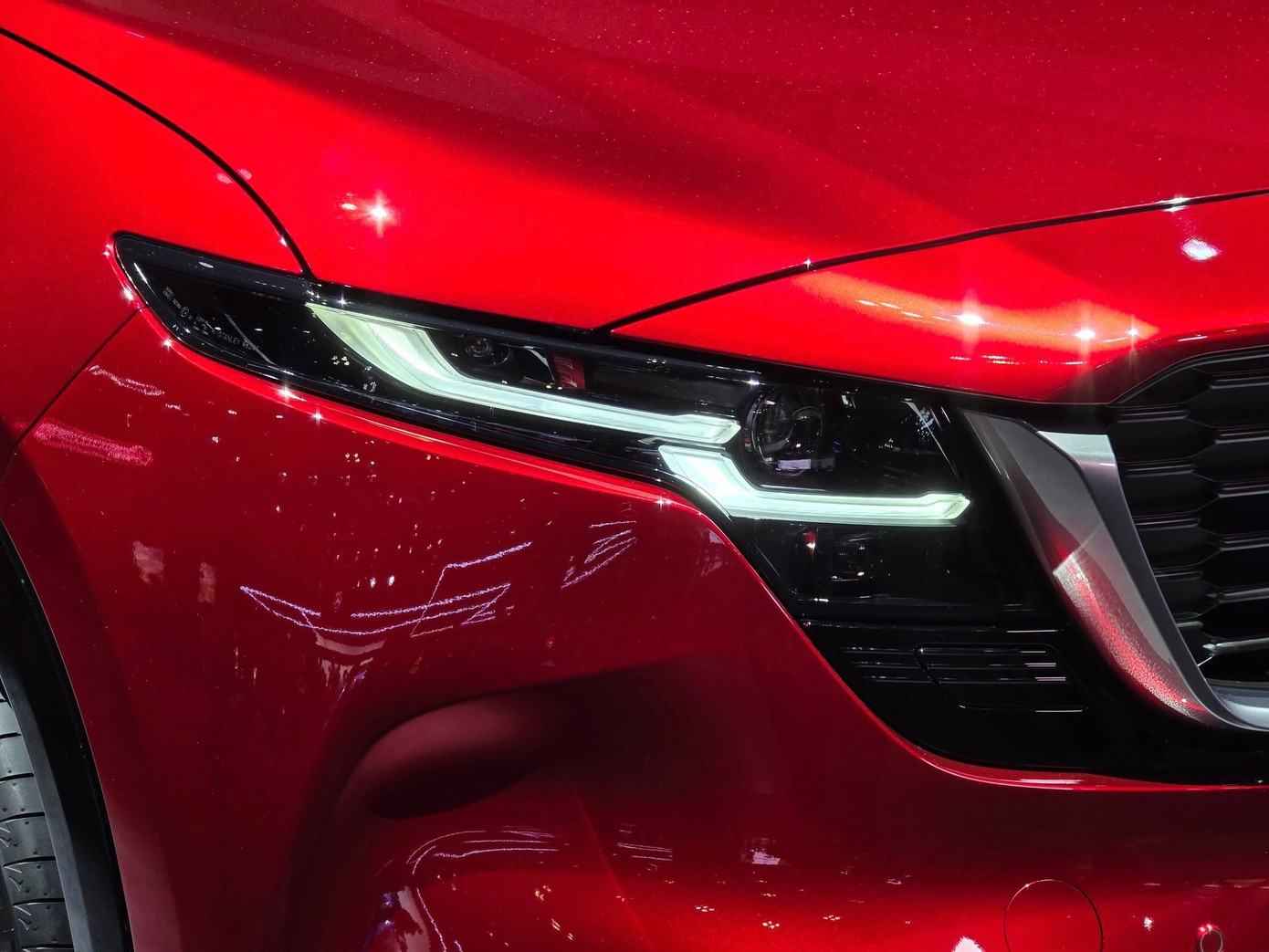 Mazda CX-5 đời mới lần đầu xuất hiện, chờ ngày về Việt Nam- Ảnh 3. Phần đầu xe Mazda CX-5 mới với đèn pha LED chữ L