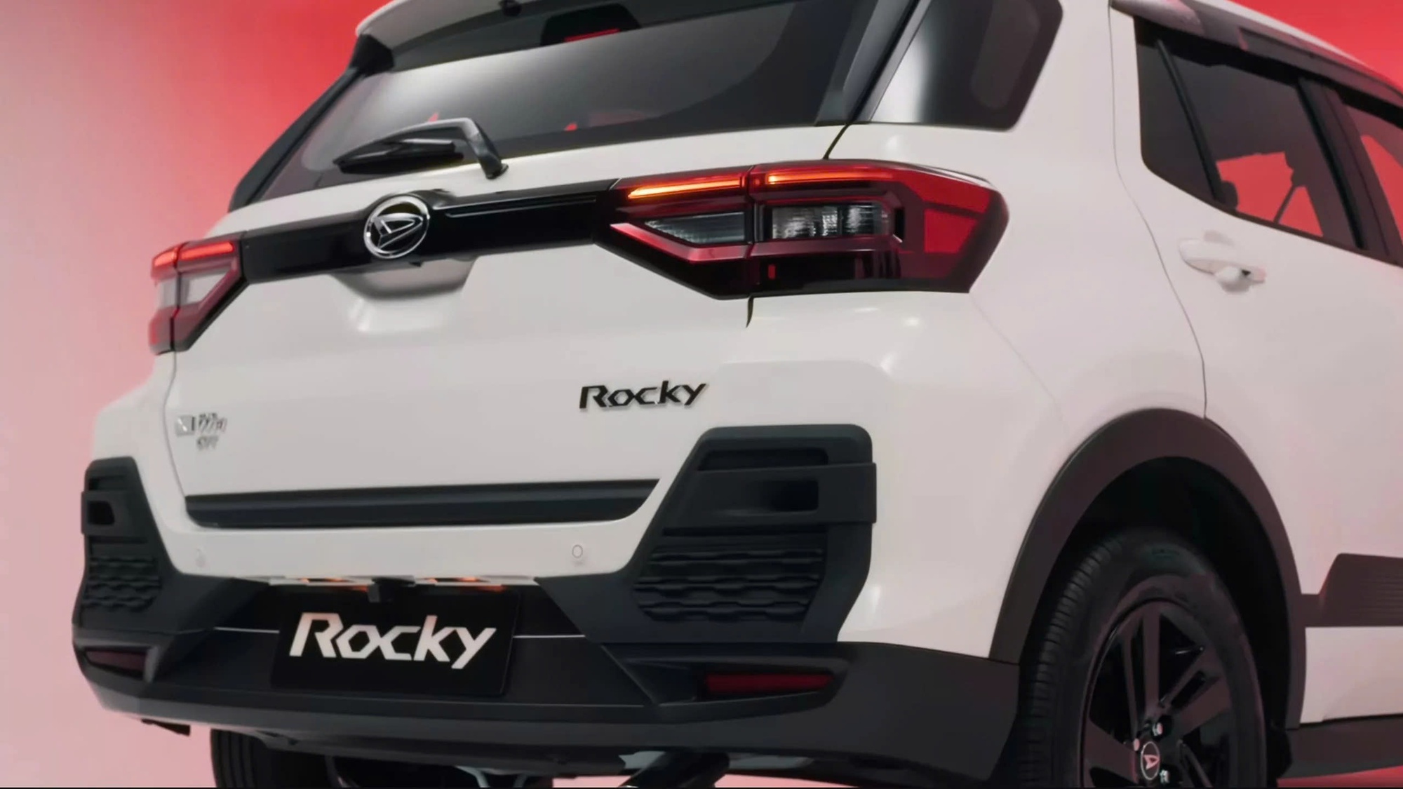 'Người anh em' của Toyota Raize có bản độ cực chất: Đầu xe hầm hố, cản trước mới, mâm sơn đen, động cơ không đổi- Ảnh 3. Cản sau mới trên bản độ