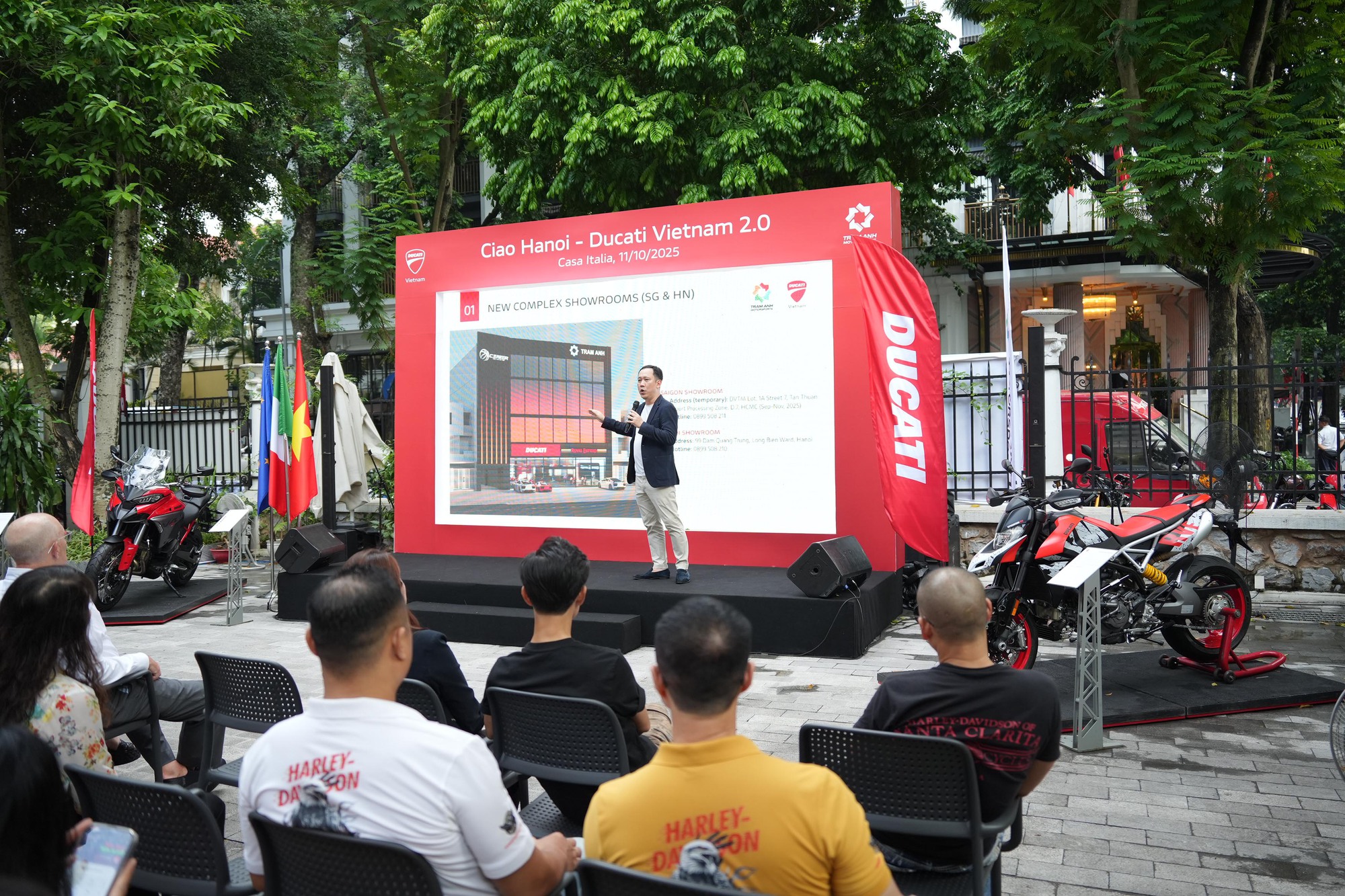 Ducati giảm giá đáng kể sau khi đổi nhà phân phối Các dòng xe Ducati với mức giá ưu đãi