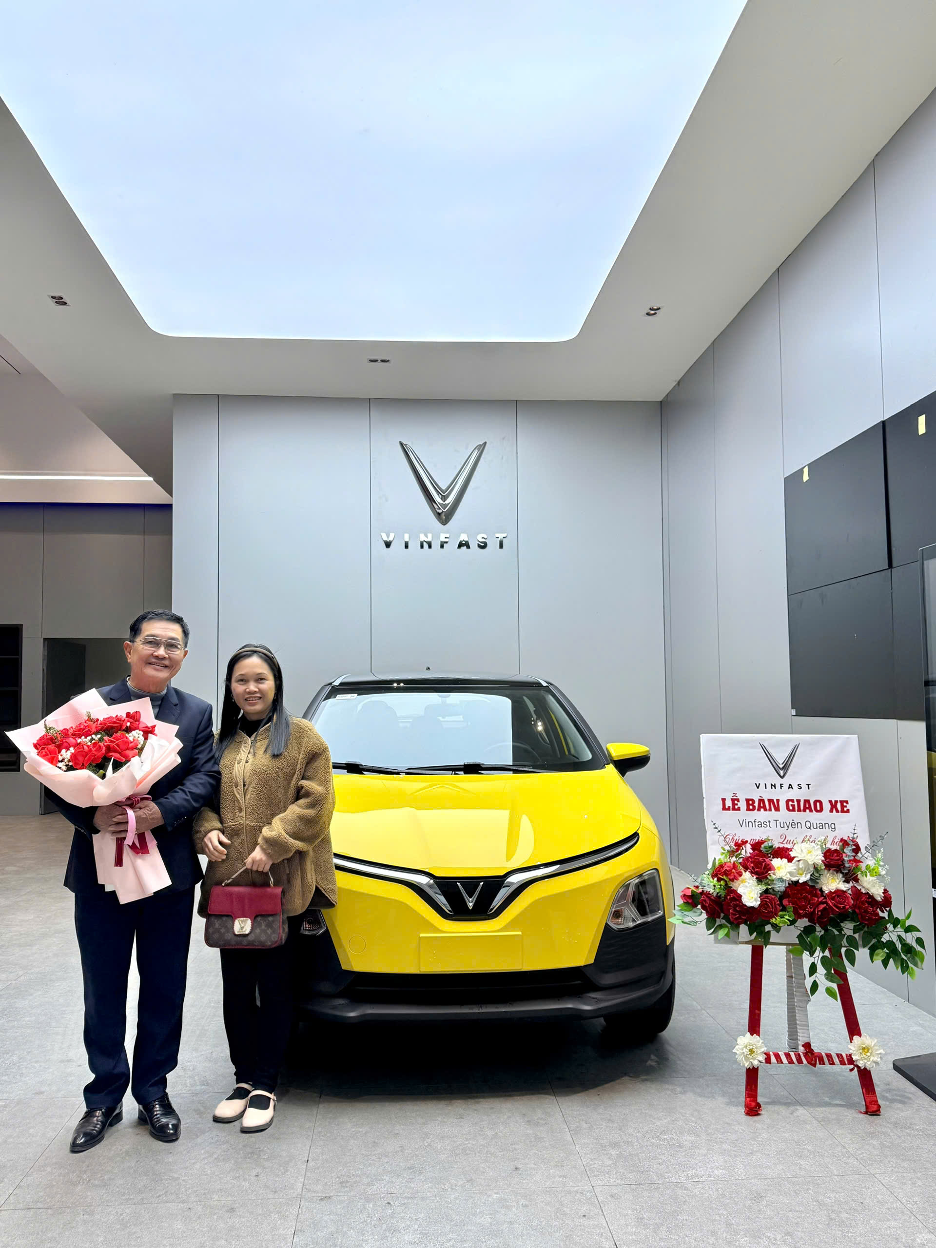 Xe điện dễ vận hành cho người già