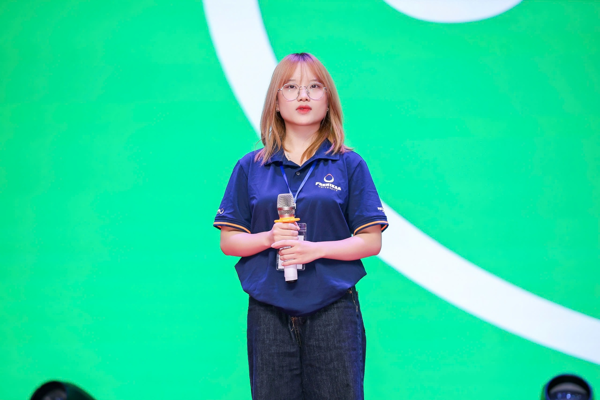 Kim Thanh tự tin trình bày phần thi