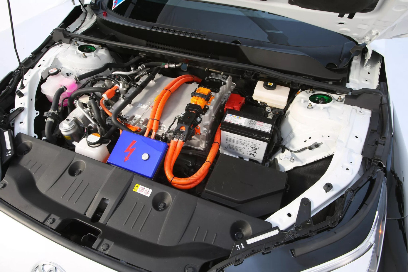 Hệ thống truyền động mô-tơ kép AWD