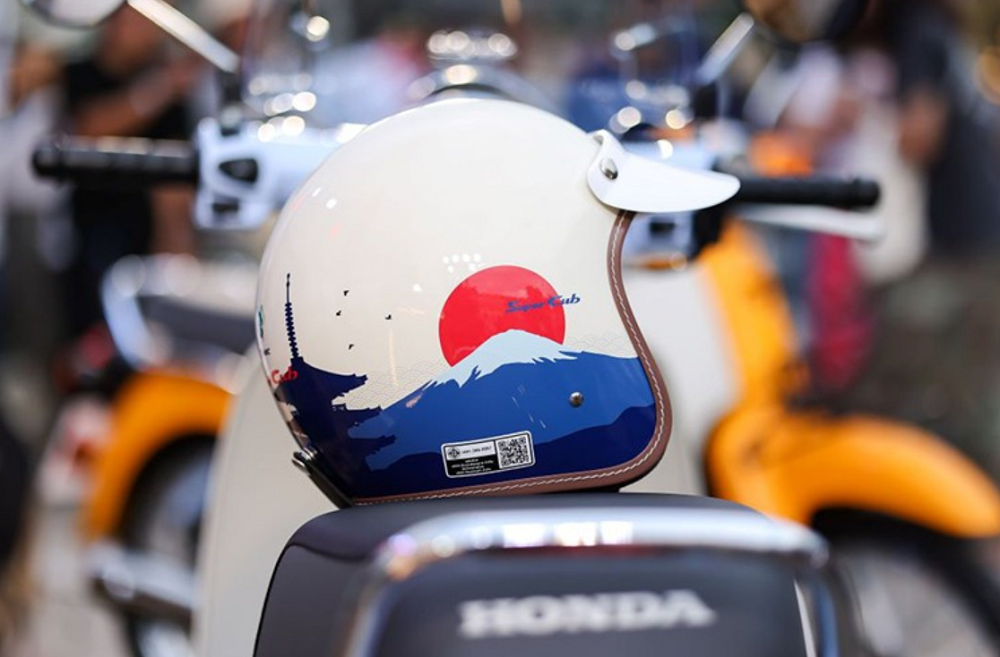Honda Thái Lan ra mắt Super Cub 110 'Mt. Fuji Edition', tôn vinh biểu tượng nước Nhật- Ảnh 3. Thiết kế truyền thống pha hiện đại của Super Cub Mt. Fuji Edition