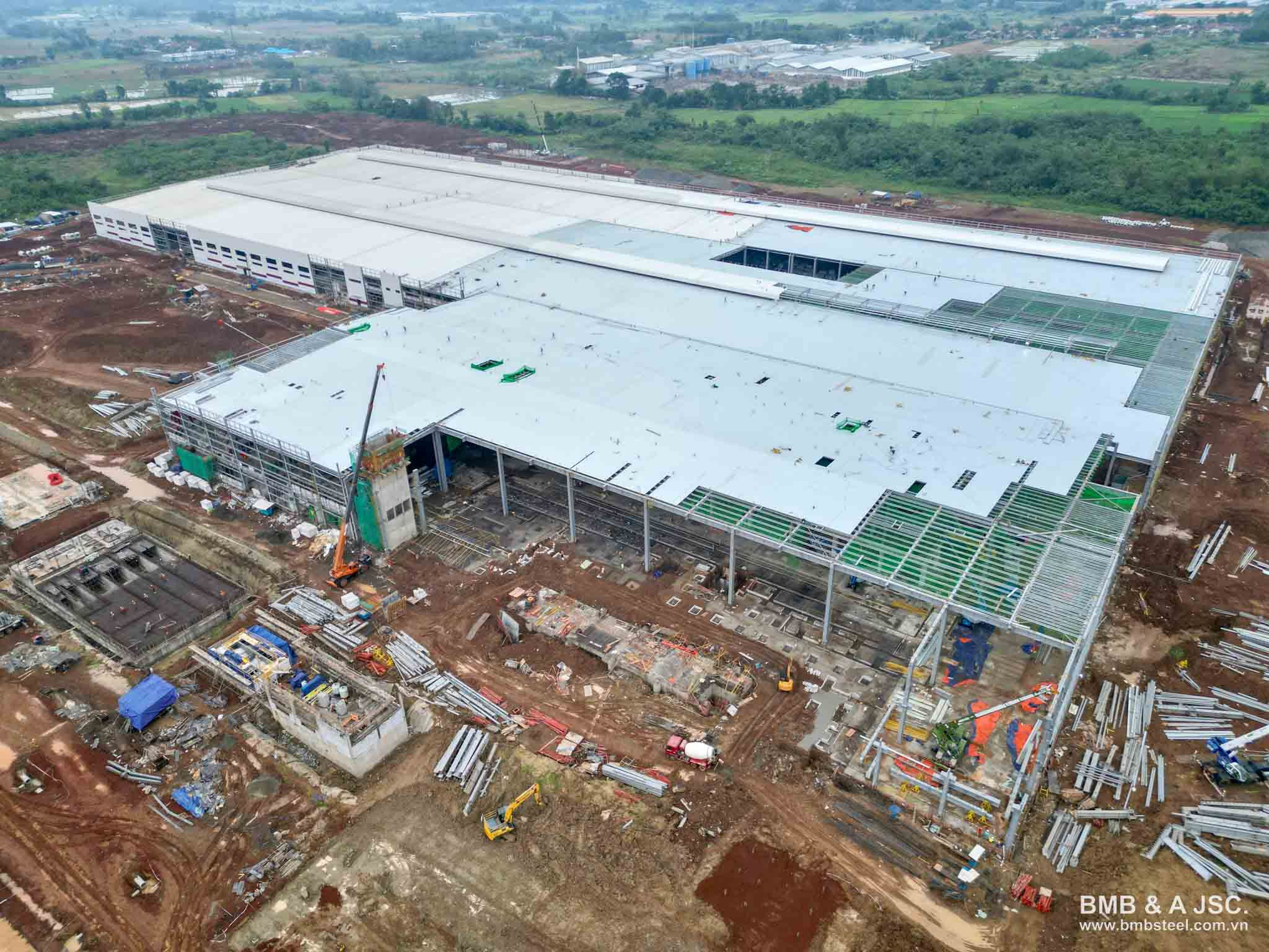 Nhà máy VinFast đang trong quá trình hoàn thiện