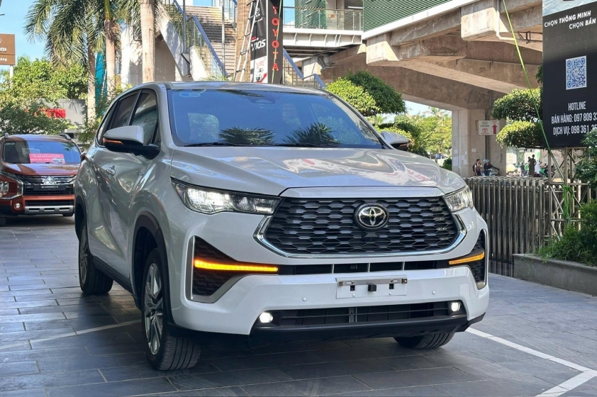 Toyota Innova Cross HEV dẫn đầu