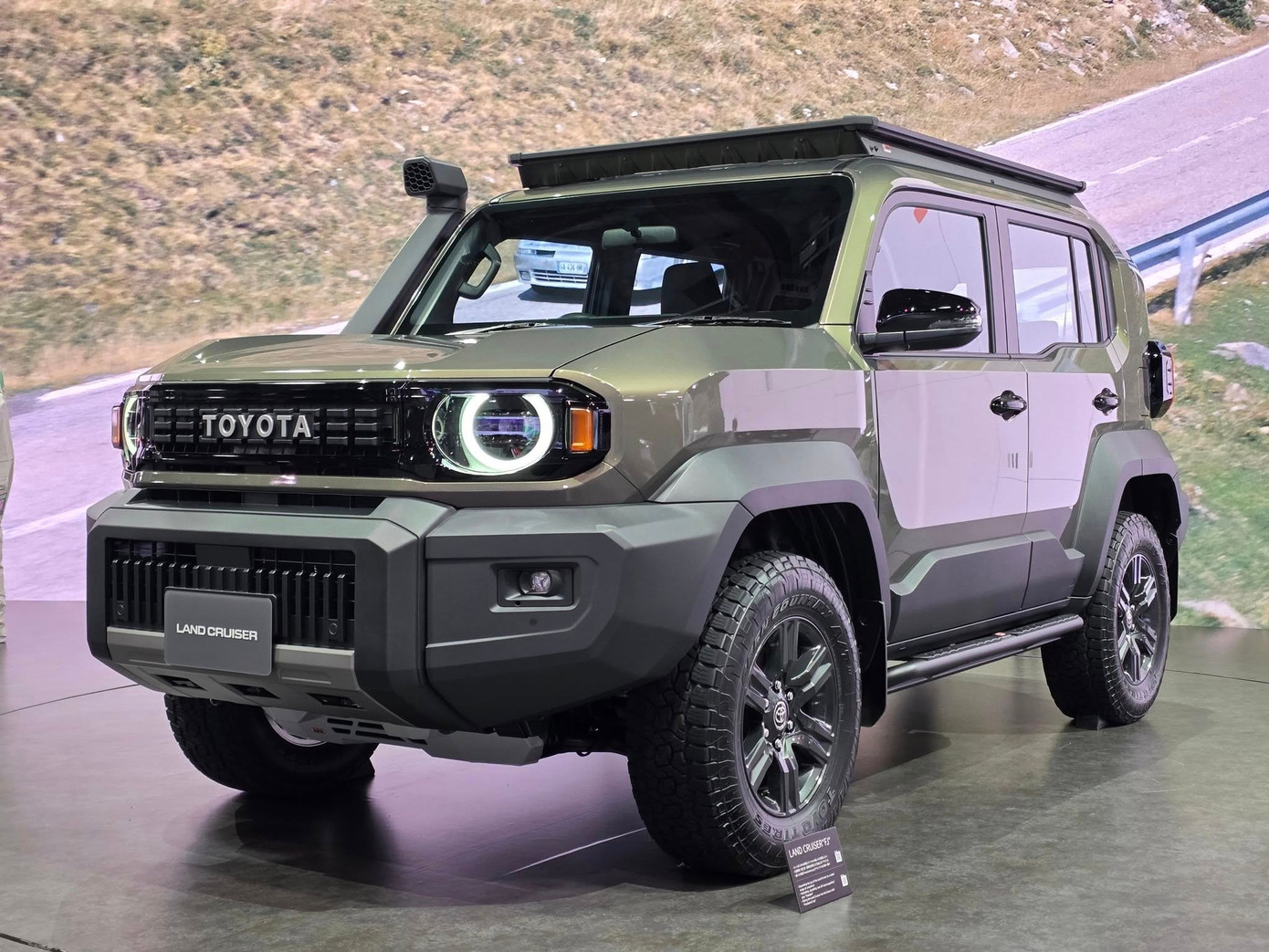 Toyota Land Cruiser FJ ra mắt toàn cầu