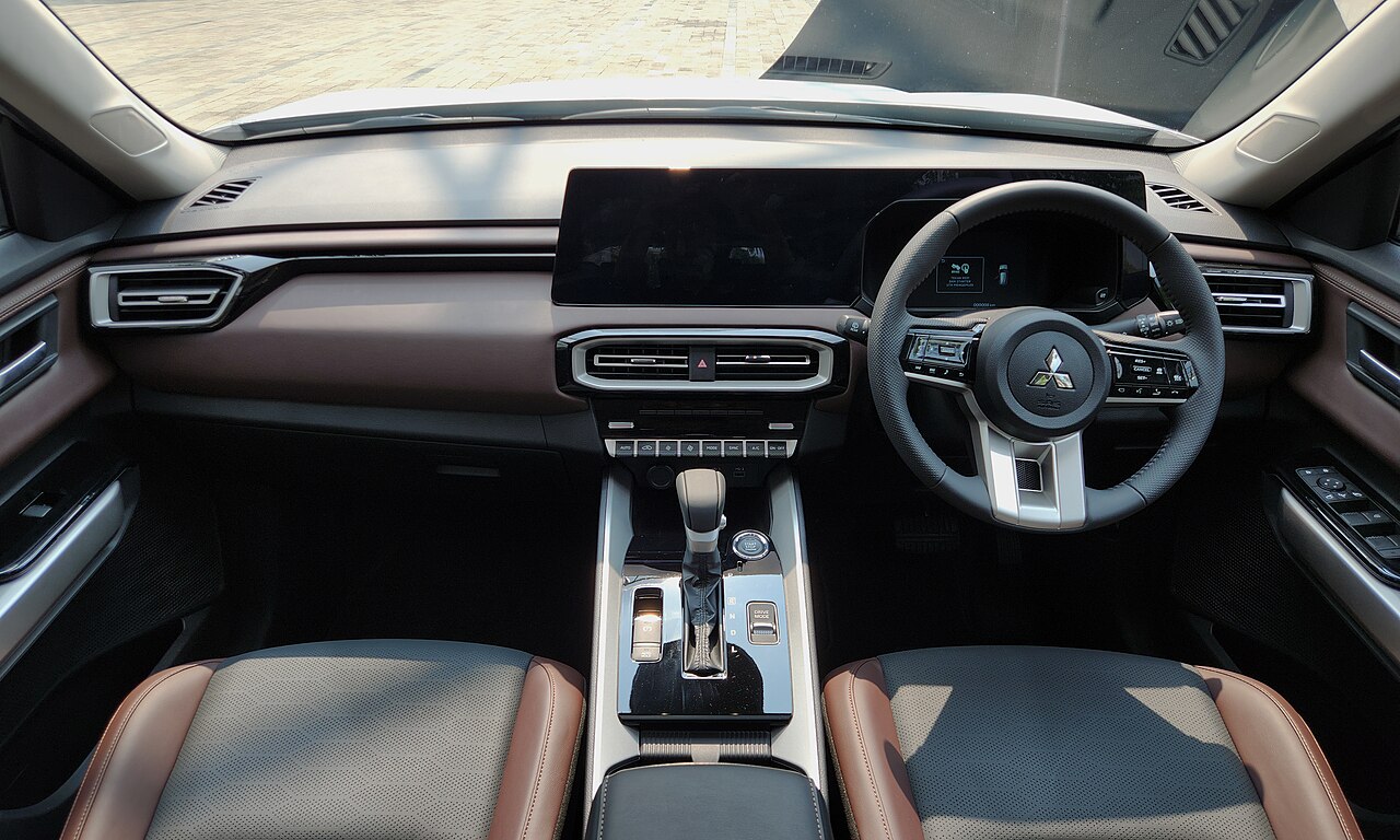 Nội thất Mitsubishi Destinator Nội thất xe Mitsubishi Destinator