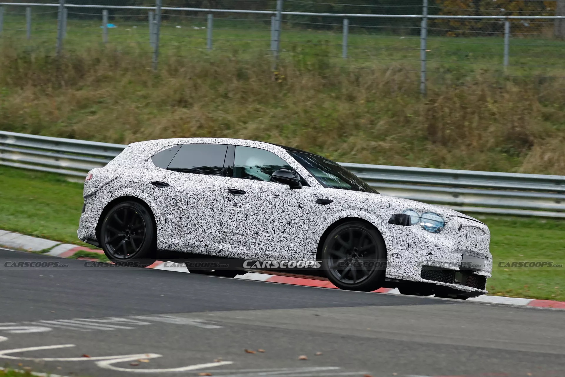 Buổi chạy thử Bentley Urban SUV - ảnh 2 Chạy thử Bentley Urban SUV