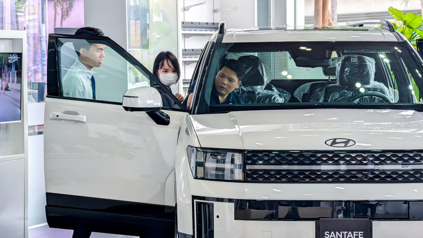 Thị trường ô tô trong nước tháng 11 tiếp tục tăng trưởng