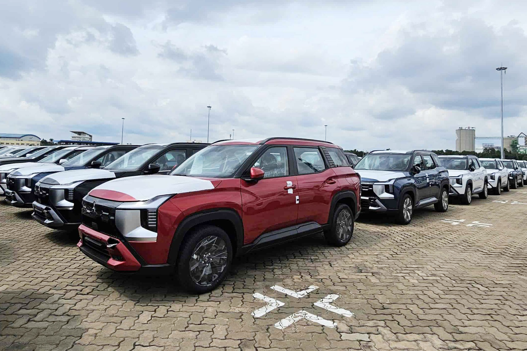 Mitsubishi Destinator cập cảng tại Việt Nam Mitsubishi Destinator