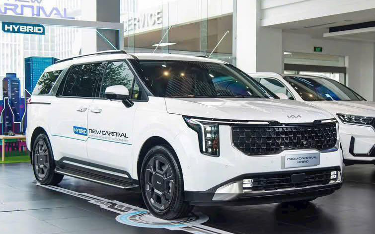 Kia Carnival HEV hiệu suất mạnh mẽ, tiêu thụ nhiên liệu thấp 