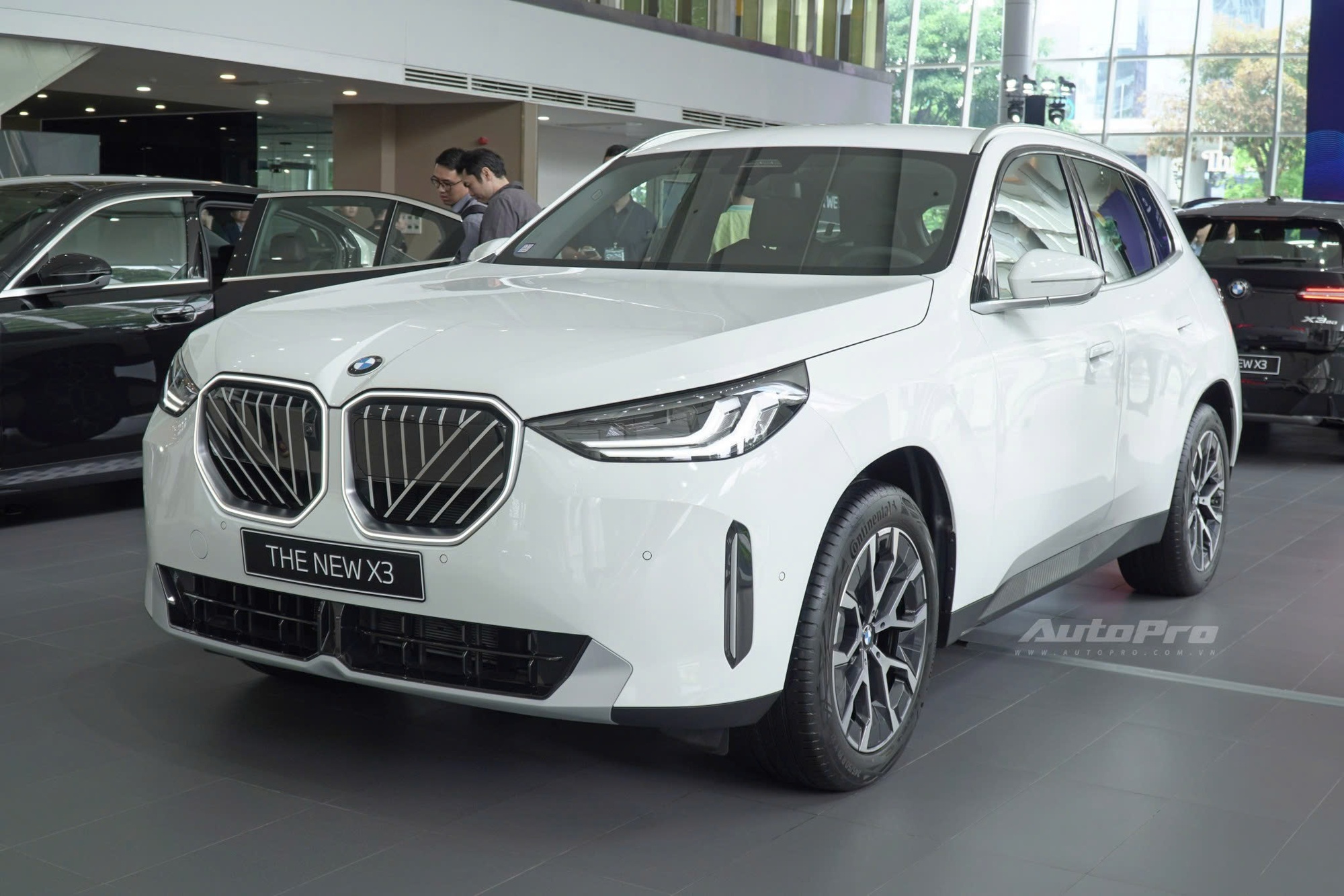 X3 mild-hybrid tích hợp công nghệ ADAS hiện đại cùng hệ dẫn động AWD xDrive  