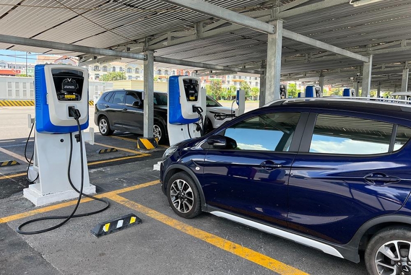 Trạm sạc xe điện